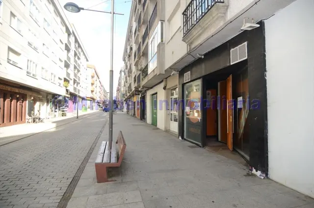 Local comercial en venta — 27