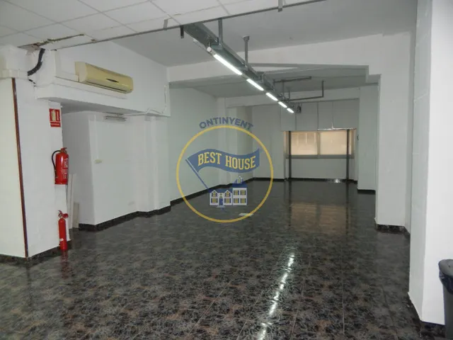 LOTE DE TRES LOCALES EN EL LLOMBO — 5