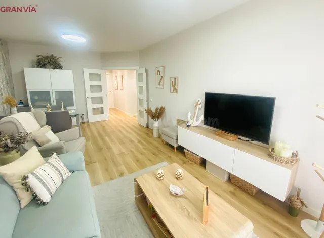 Precioso piso completamente reformado en la Gran Vía - foto 4