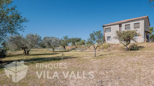 ¡Doble vivienda independiente y aislada en 3000 m2 de parcel