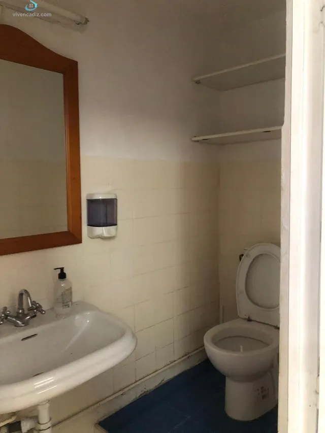 Local en venta con posibilidad de convertir a vivienda. — 16