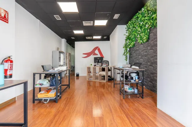 Edificio de 3 plantas destinado a oficinas junto a Centro Co - foto 5