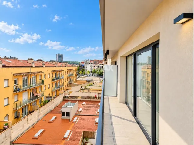 GIA46AC - Girona centro | Piso moderno en el centro de Girona con balcón, parking y trastero — 17