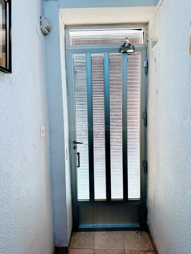 Amplia vivienda de 152 m2 con cuatro dormitorios y terraza e - foto 4