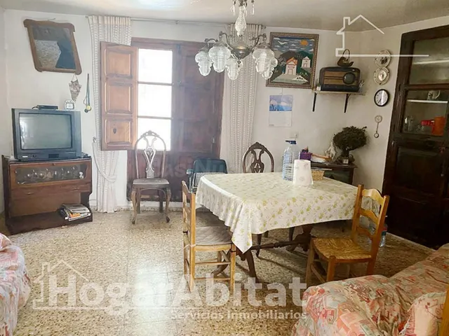 ESPACIOSA CASA CON TERRAZA Y GARAJE - foto 3