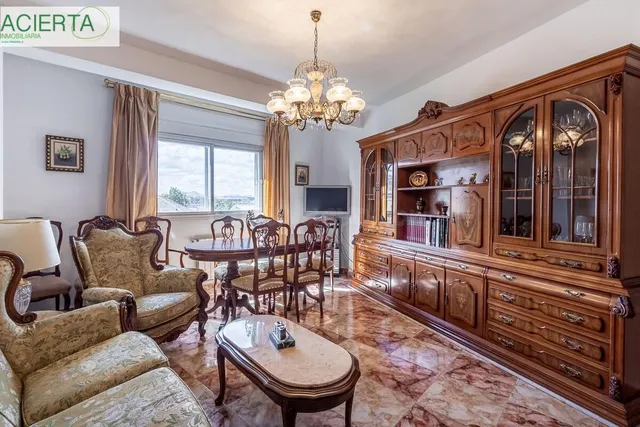 Piso señorial de 182 m2 en Avenida Madrid: amplitud, luz y posibilidades infinitas con garaje opcional. — 5