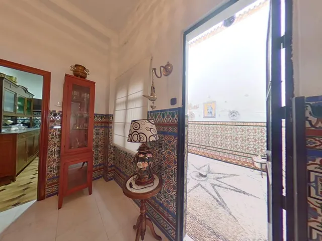 ESPECTACULAR CASA JUNTO A LA PLAZA DE  SAN MIGUEL. — 15