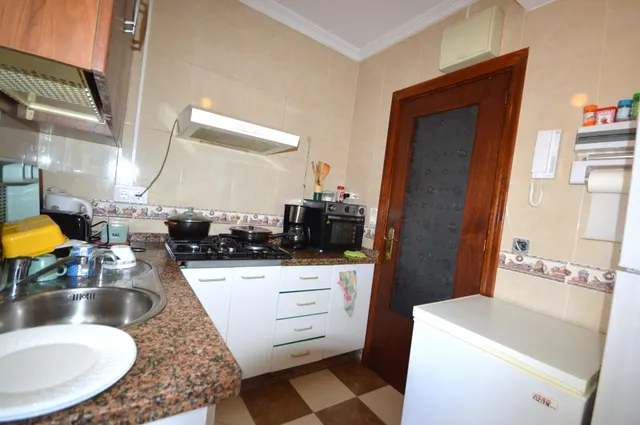 Se vende piso en san benito, alquilado — 13