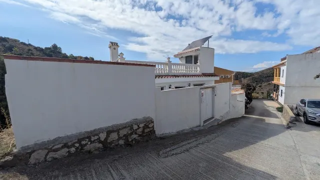 Casa rústica con terrazas y vistas a la montaña en Totalán — 29