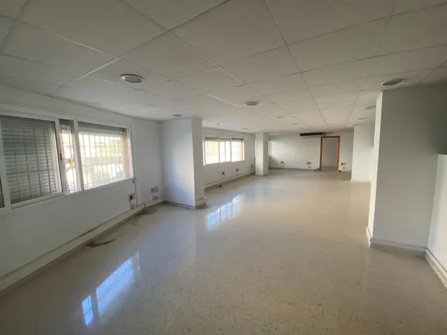¡OPORTUNIDAD ÚNICA! LOCALES COMERCIALES DISPONIBLES EN EL EDIFICIO PÉREZ BLÁZQUEZ – ALGECIRAS — 17