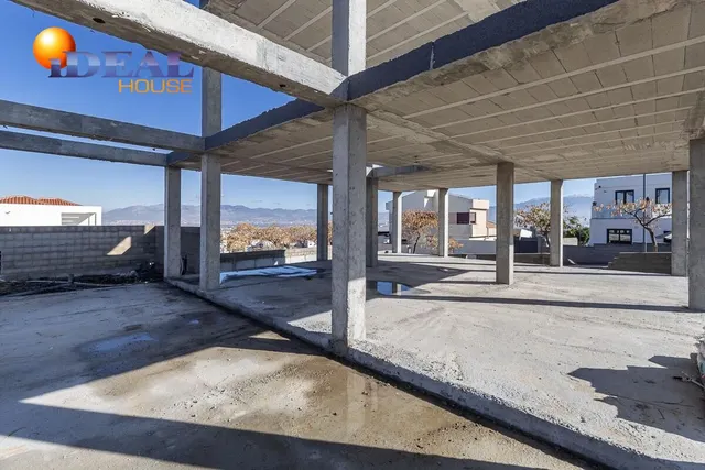 Parcela exclusiva con estructura de Chalet independiente y piscina en Urb. El Montecillo, Las Gabias — 16