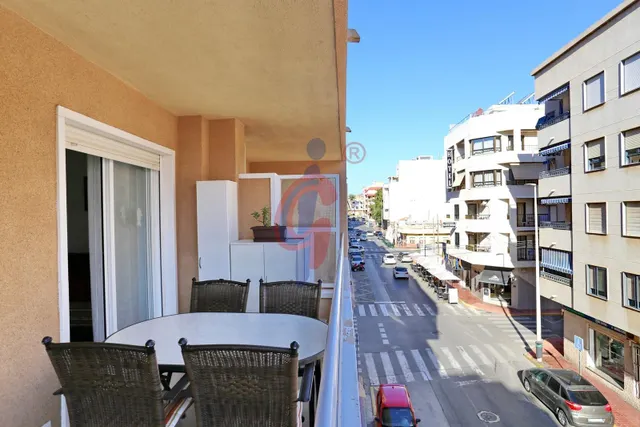 Piso de 3 dormitorios en venta en Guardamar del Segura, zona Mercadona, en esquina, con una gran terraza y vistas laterales al mar — 8