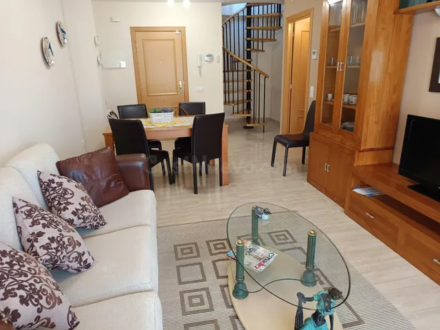Precioso piso en 2ª línea de mar, cerca del puerto y céntric - foto 4