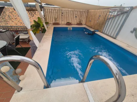 MAGNIFICO PISO TIPO DUPLEX CON AMPLIA TERRAZA CON PISCINA Y TRASTERO EN VILLAFRANCA!!!