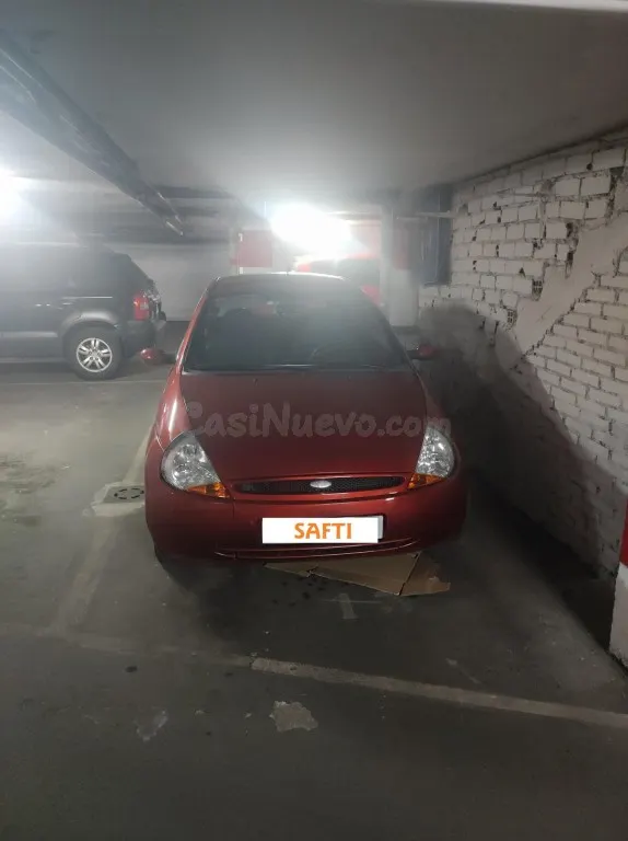 Plaza de garaje para coche pequeño o moto