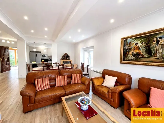 Casa familiar reformada con jardín en Miengo — 8