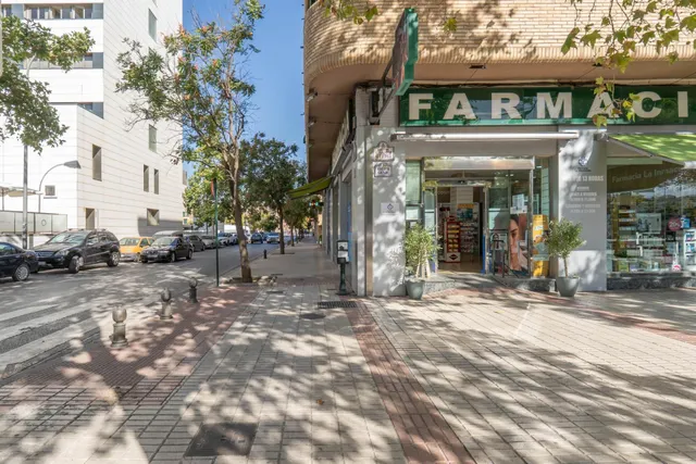 Plaza de garaje cerrado con estanterías en parque Genil cerca de Hospital La Inmaculada — 29