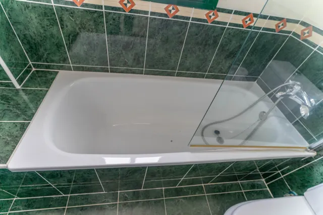 APARTAMENTO EN ALHAURIN GOLF CON TERRAZA CON BUENAS VISTAS, PARKING Y PISCINA Y JARDÍN COMUNITARIO — 17