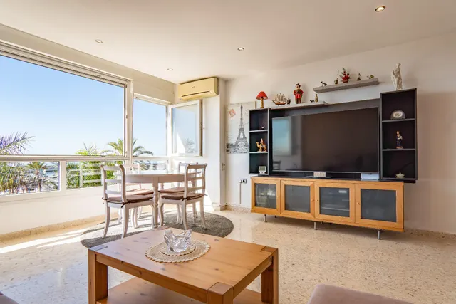 Piso en venta en Caleta de Vélez junto al mar — 12