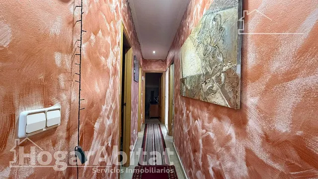 Amplia y luminosa casa con terraza y garaje — 36