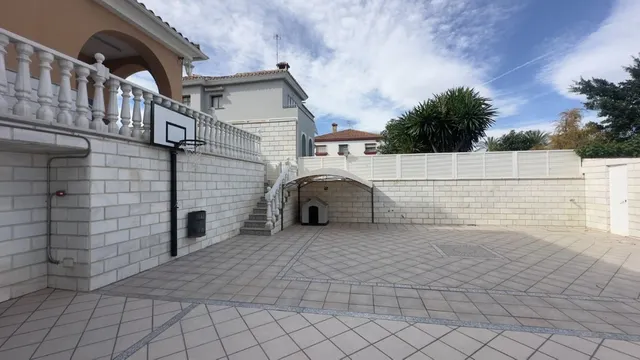 Chalet 8 habitaciones 700m² en venta - Centro — 38