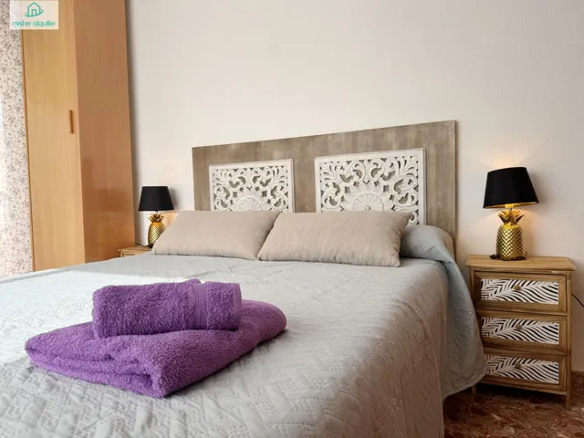 Apartamento 3 habitaciones 92m² en alquiler - 1a linea — 40