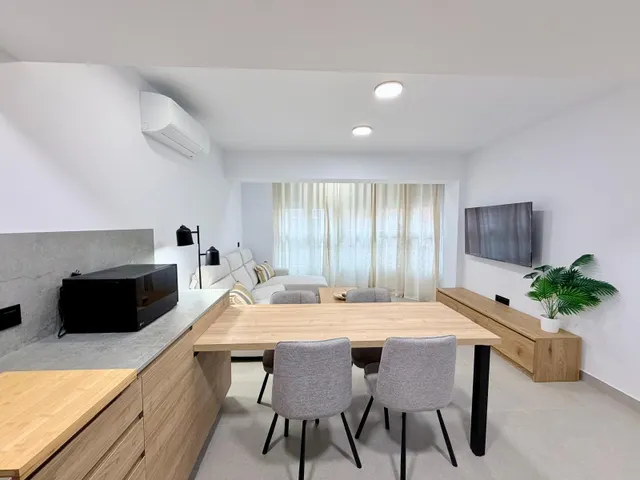 Precioso piso totalmente reformado en alquiler de larga temporada — 16