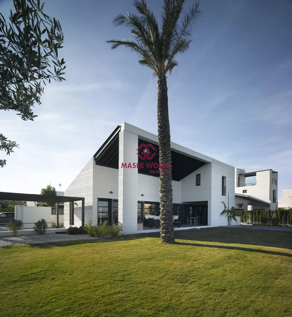 Elegantes villas independientes con piscina privada en Peraleja Golf Resort - Costa Cálida