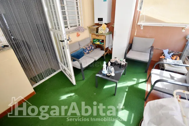 PRECIOSO ADOSADO CON 4 TERRAZAS, PISCINA Y GARAJE CERCA DE L - foto 4