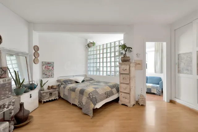 UNIQUE OPPORTUNITY IN THE HEART OF MARBELLA, FRONTLINE TO THE SEA WITH TOURIST LICENCE! — 3