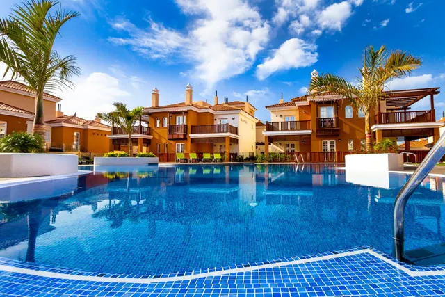 Atractivo apartamento de 2 dormitorios con amplia terraza en monte carrera. impresionantes vistas al mar. trastero y plaza de garaje. piscina comunitaria climatizada. — 30
