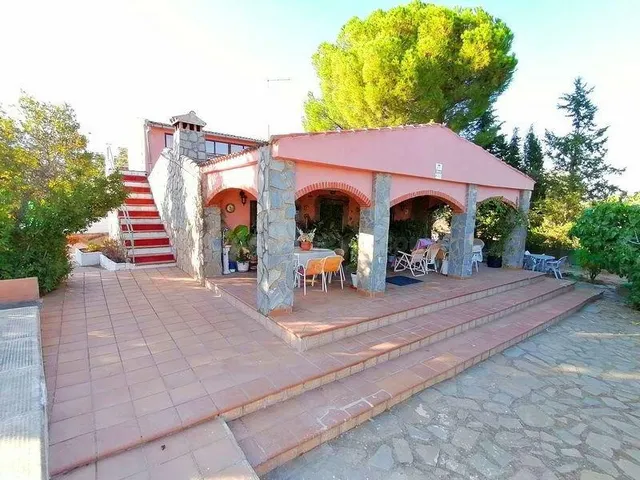 Chalet con Piscina a 5 Minutos de Cáceres. - foto 2