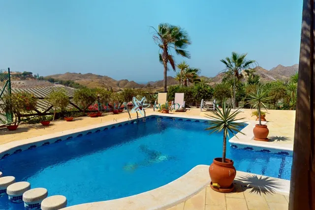 Espectacular villa con vistas panorámicas al mar y la montañ - foto 3