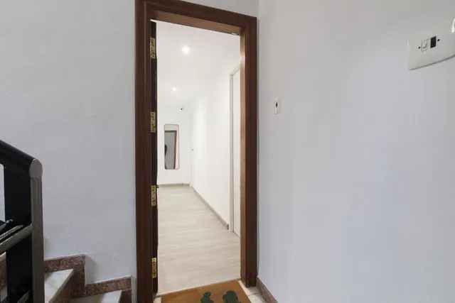 Se vende este gran piso junto Corazón de Jesús con 5 habitaciones y 5 baños ideal como inversión para rentabilizarlo!!! — 31