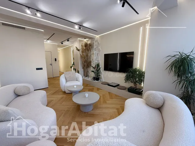 ¡ESPECTACULAR! AMPLIO, MODERNO Y REFORMADO CON TERRAZA, CERC - foto 3