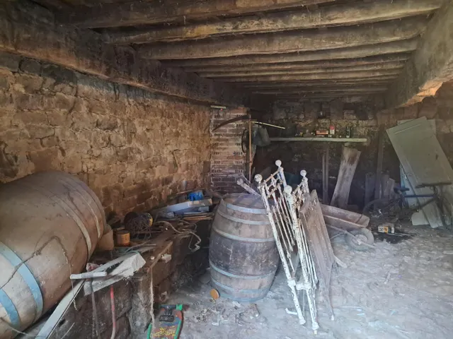 CASA DE PIEDRA EN ZONA RURAL — 42
