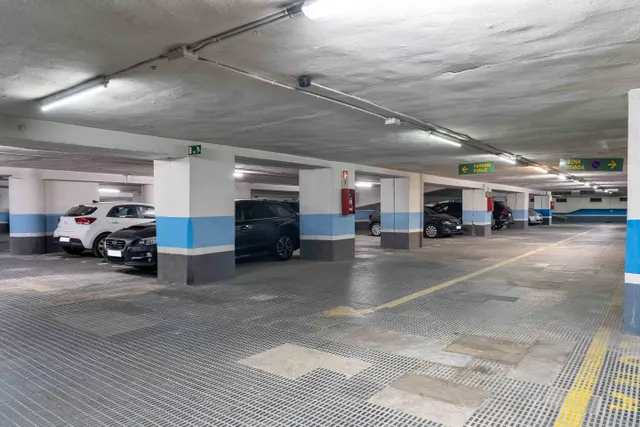Parking de moto 2m² en alquiler - Eixample — 21