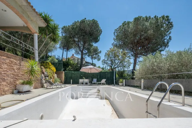 Encantadora villa con piscina y vistas panorámicas en Calonge Costa Brava — 11
