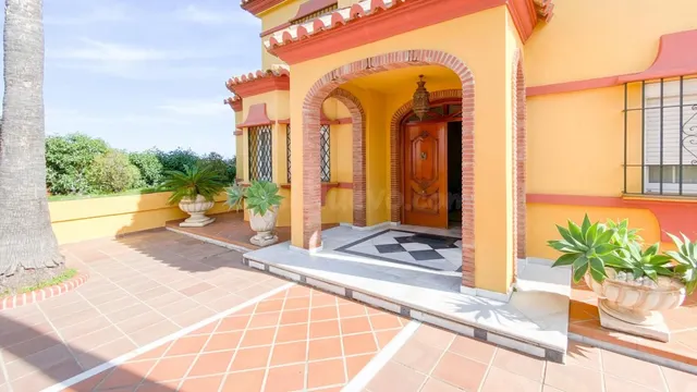 VENTA DE CHALET INDEPENDIENTE EN LA ZONA DE EL LAGAREJO, MIJ