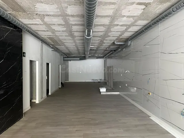 Amplio Local Comercial en Alquiler - Barrio Albayda - Granad - foto 5