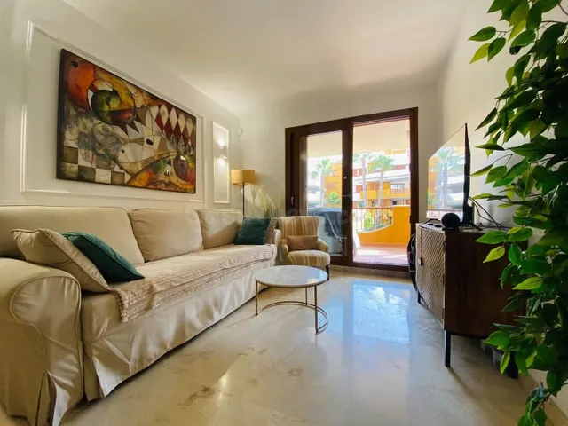 Apartamento en la Planta Baja con Encanto con Vista a la Piscina en Recoleta, Punta Prima — 4