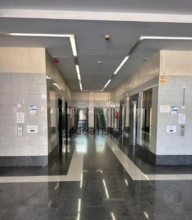 Oficina luminosa en venta en Edificio exclusivo – Calle Astr - foto 4