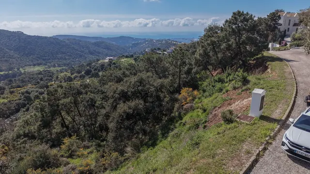 Terreno de 2300 m2 en Benahavís con vistas al mar — 12