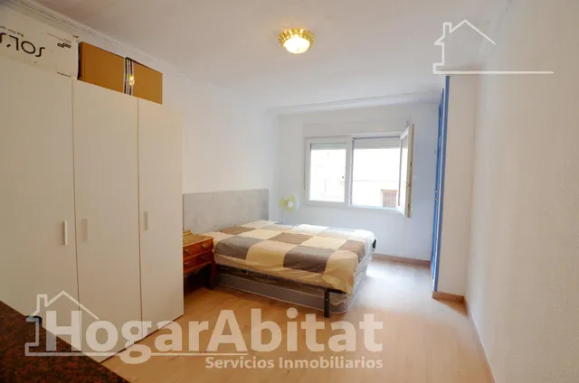 ¡Alicante centro! amplio, bonito y esquinero con balcón — 16
