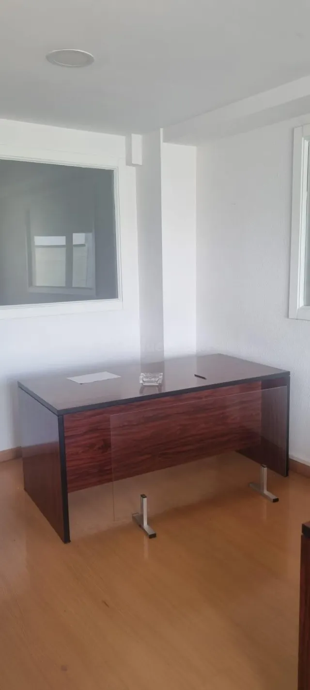 OFICINA CON POSIBILIDAD DE HACER CAMBIO DE USO A VIVIENDA - foto 4
