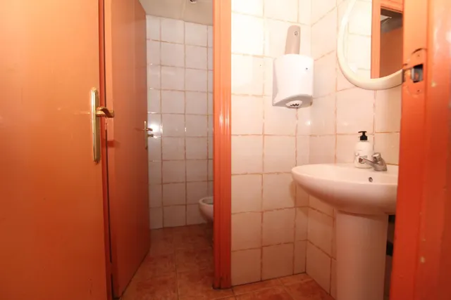 VENTA DE LOCAL COMERCIAL EN EJEA — 6
