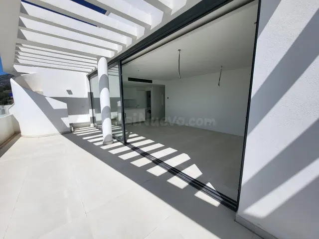 Ático con terraza 79 m2 - foto 2