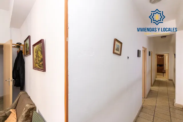 Piso para reformar junto a Plaza Einstein – 3 dormitorios y vistas despejadas — 8