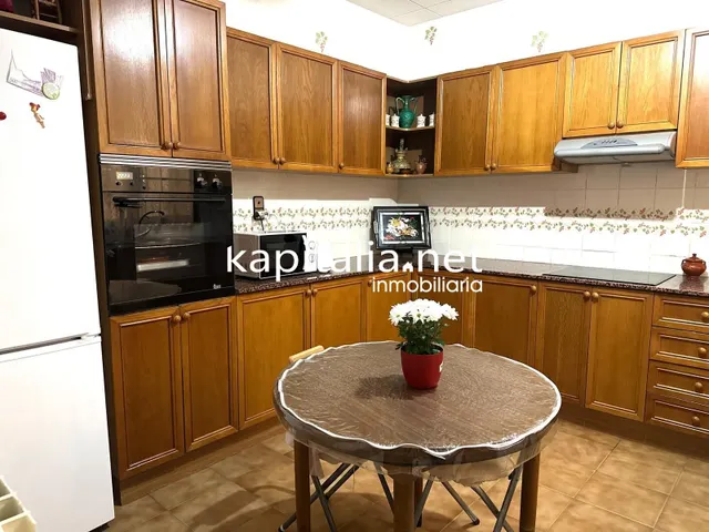 Amplia casa a la venta en Font de la Figuera (Valencia) — 26