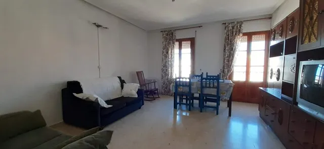 Edificio de tres plantas y local comercial en el centro de Chiclana — 35